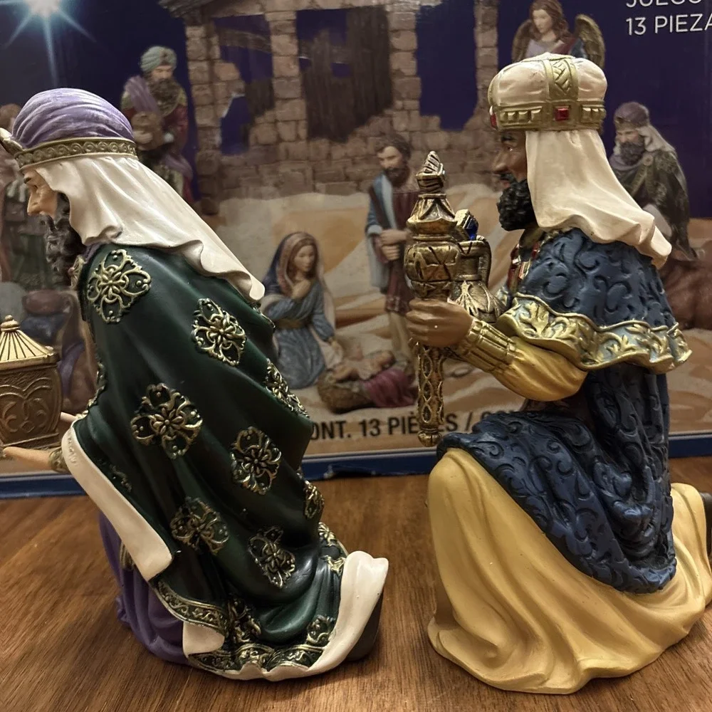 Kirkland Signature Nativity Set 2005080 8 3/4